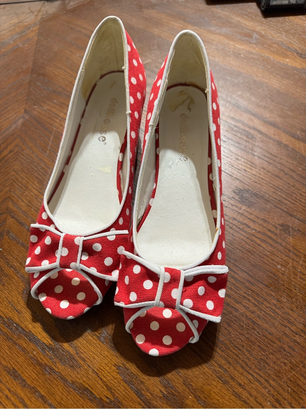 Women’s Red Polka Dot Bow Peep-Toe platforms size 8